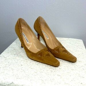 Manolo Blahnik Vintage Suede Tan Pumps